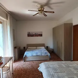 Lo Scoiattolo , Verona Italien